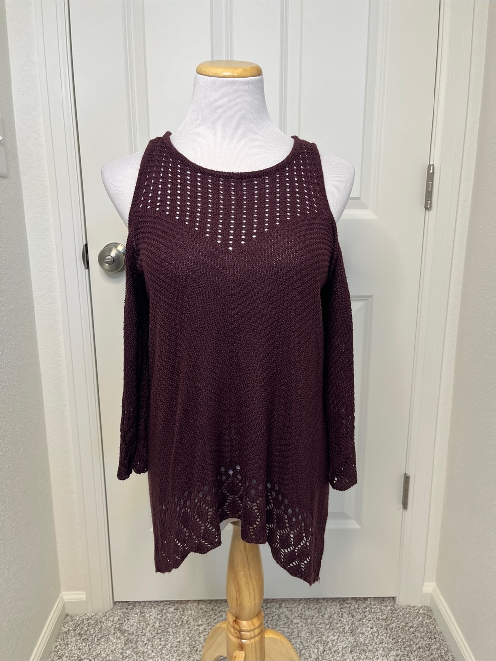 LC Lauren Conrad Burgundy Cold Shoulder Open Knit Tunic Sweater Large